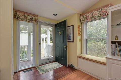 418 Peake Rd, Weems, VA 22576 photo 14