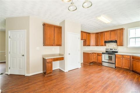 2084 Merrick Dr, Hayes, VA 23072 photo 14