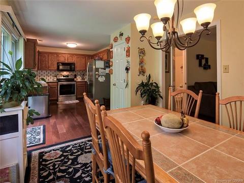 8114 Kitchener Dr, Gloucester, VA 23061 photo 9