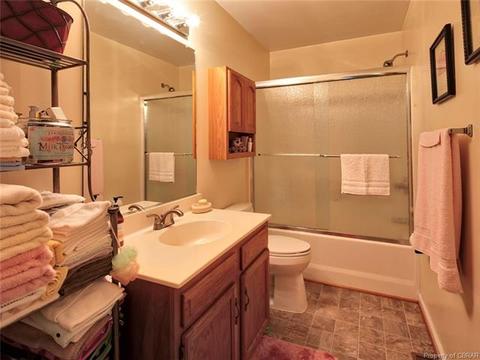 8114 Kitchener Dr, Gloucester, VA 23061 photo 16