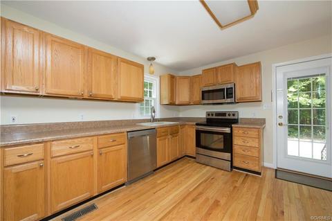 5211 Grubby Rd, Wilsons, VA 23894 photo 10