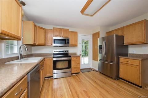 5211 Grubby Rd, Wilsons, VA 23894 photo 9