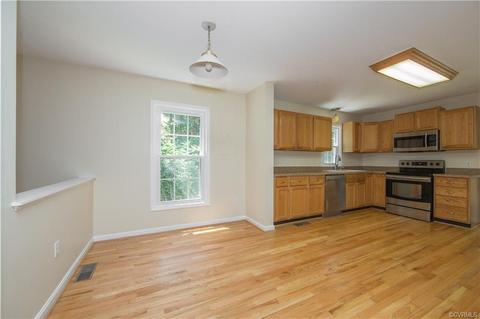 5211 Grubby Rd, Wilsons, VA 23894 photo 11