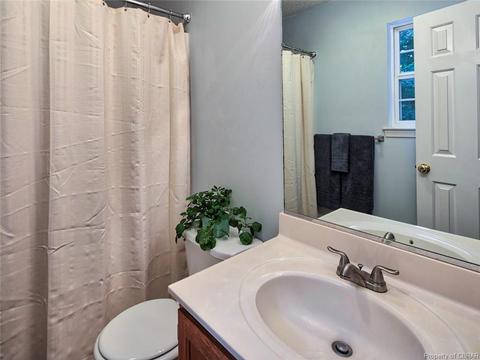 8453 Kitchener Dr, Gloucester, VA 23061 photo 19