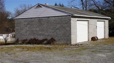 304 Park Ave, Crewe, VA 23930 photo 9