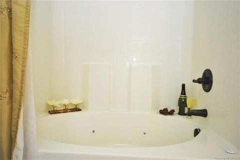 7615 Villa Ct, Gloucester Point, VA 23062 photo 28