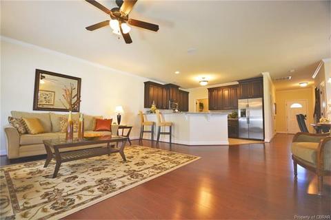 7615 Villa Ct, Gloucester Point, VA 23062 photo 16