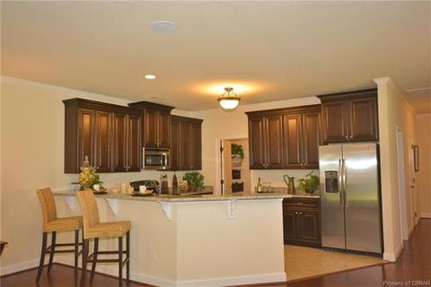 7615 Villa Ct, Gloucester Point, VA 23062 photo 5