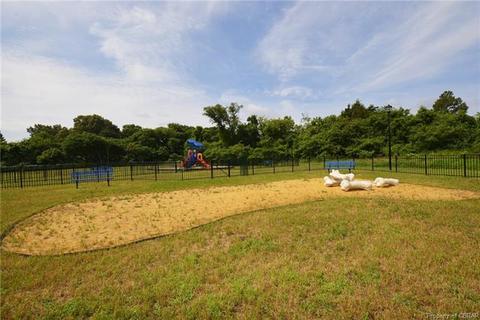 7615 Villa Ct, Gloucester Point, VA 23062 photo 44