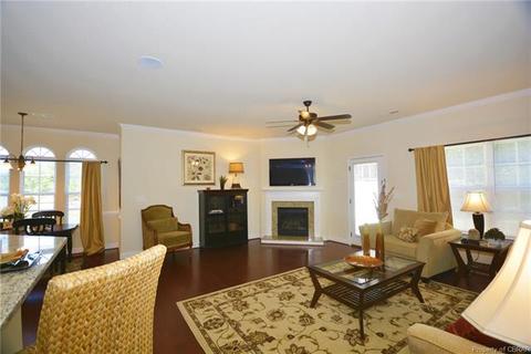 7615 Villa Ct, Gloucester Point, VA 23062 photo 19