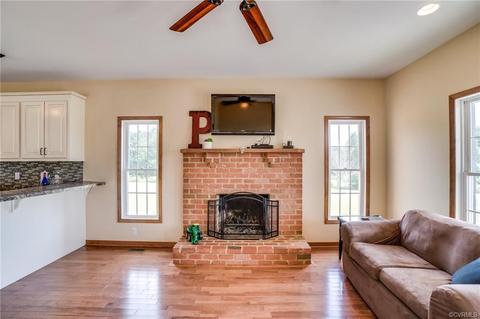 23412 Ridley Rd, Carson, VA 23830 photo 5