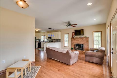 23412 Ridley Rd, Carson, VA 23830 photo 11