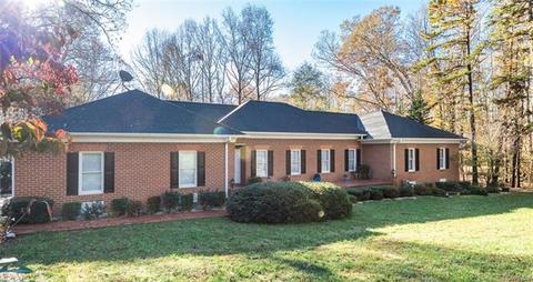 1408 E Overlook Dr, Powhatan, VA 23139 photo 2