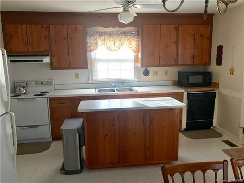 423 4th St, West Point, VA 23181 photo 2