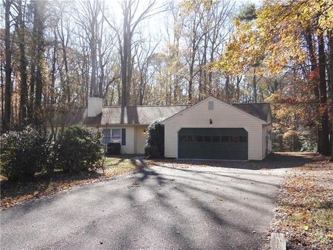 4376 Teal Cir, Gloucester, VA 23061 photo 2