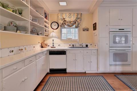 72 Golf Course Dr, Weems, VA 22576 photo 25