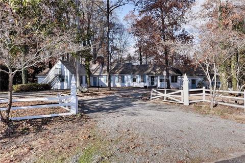 72 Golf Course Dr, Weems, VA 22576 photo 6
