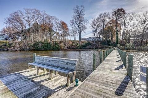 198 Marigold Ln, Weems, VA 22576 photo 2