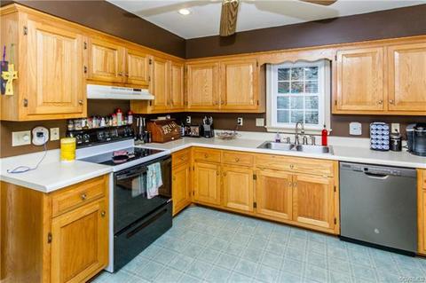 4004 Paces Ferry Rd, Chester, VA 23831 photo 6