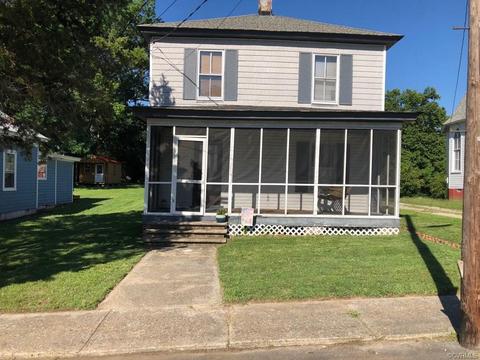 104 First Church St, Dendron, VA 23839 photo 2