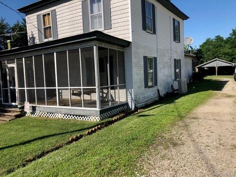 104 First Church St, Dendron, VA 23839 photo 3