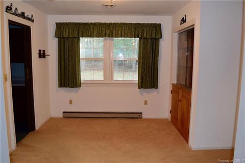 1638 Laurel Dr, Gloucester Point, VA 23062 photo 6