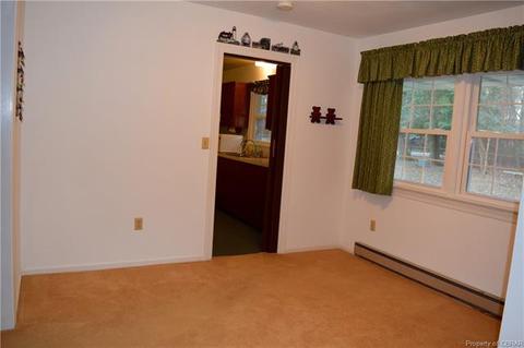 1638 Laurel Dr, Gloucester Point, VA 23062 photo 7