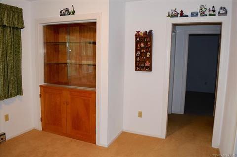 1638 Laurel Dr, Gloucester Point, VA 23062 photo 8