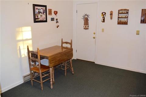 1638 Laurel Dr, Gloucester Point, VA 23062 photo 5