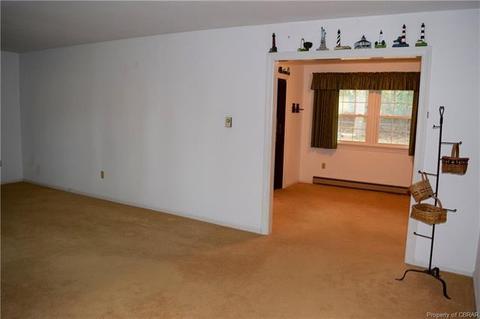 1638 Laurel Dr, Gloucester Point, VA 23062 photo 3