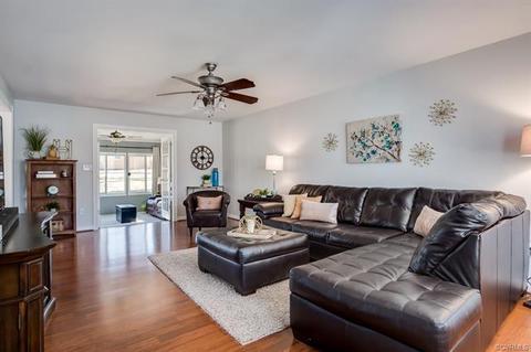7509 Flag Tail Dr, Midlothian, VA 23112 photo 2