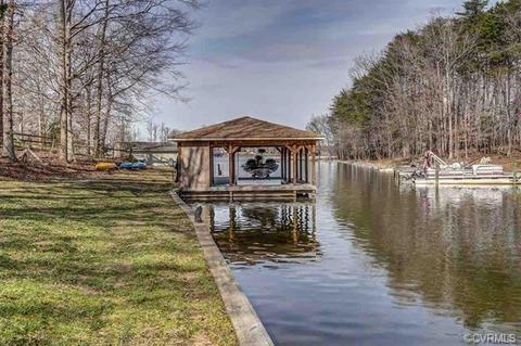 124 Walnut Ct, Bumpass, VA 23024 photo 3