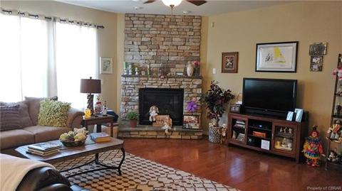 6233 Ruth Dr, Gloucester, VA 23061 photo 2