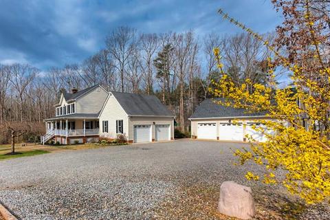 2938 Stone Creek Dr, Sandy Hook, VA 23153 photo 3