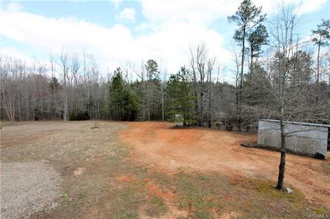 431 Three Flags Dr, Kenbridge, VA 23944 photo 9