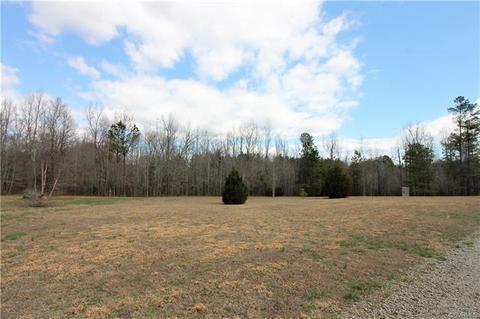 431 Three Flags Dr, Kenbridge, VA 23944 photo 4