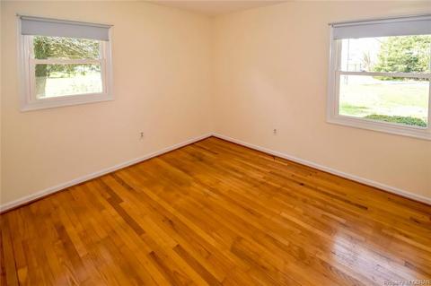 329 James Ln, Weems, VA 22576 photo 6