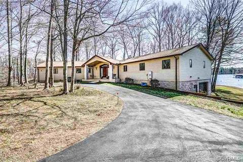 230 Heather Dr, Bumpass, VA 23024 photo 2