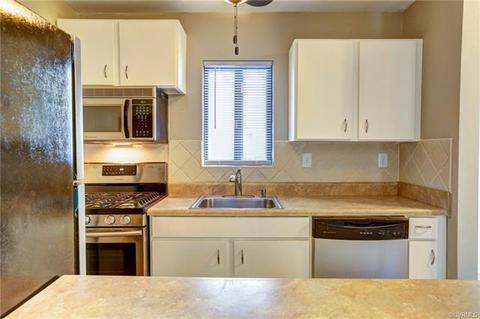 11823 S Briar Patch Dr, Midlothian, VA 23113 photo 9