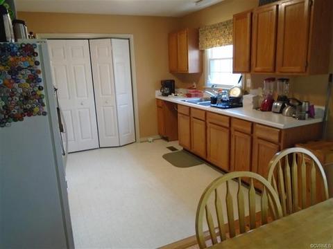 4008 Beech Tree Dr, Gum Spring, VA 23065 photo 3