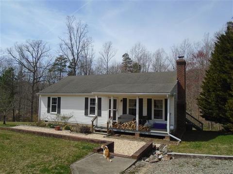 4008 Beech Tree Dr, Gum Spring, VA 23065 photo 1