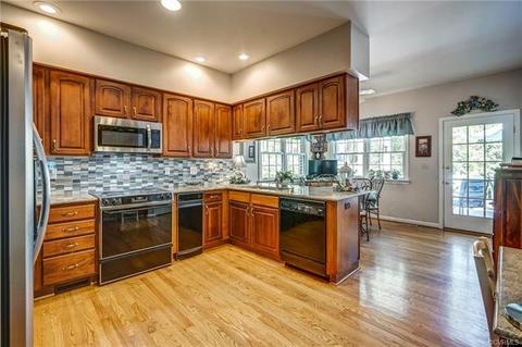 5809 Fox Briar Rd, Midlothian, VA 23112 photo 11