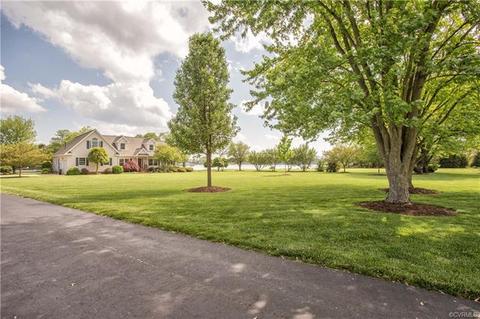 8737 Coles Landing Dr, Gloucester, VA 23061 photo 2