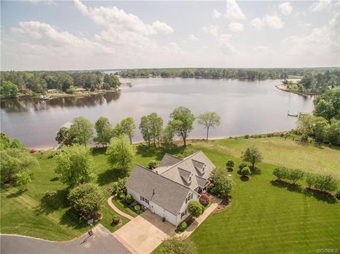 8737 Coles Landing Dr, Gloucester, VA 23061 photo 1
