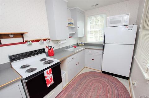 4534 Hermitage Ln, Gloucester, VA 23061 photo 10