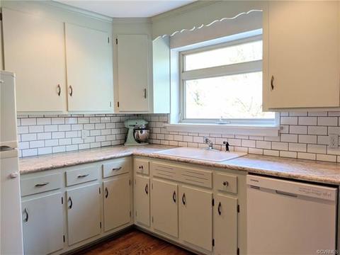 2425 Pineway Dr, Richmond, VA 23225 photo 6
