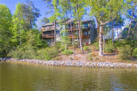 136 Mariners Point Ln #A, Hartfield, VA 23071 photo 5