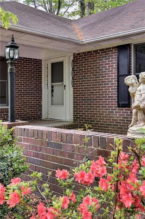 397 E Rochambeau Dr, Williamsburg, VA 23188 photo 2