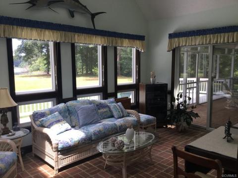 8111 Robins Neck Rd, Gloucester, VA 23061 photo 3