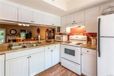 5104 Long Shadow Ct, Midlothian, VA 23112 photo 9